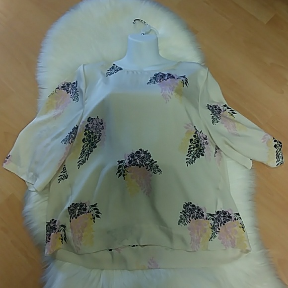 DKNYC Printed High Low Blouse - Picture 7 of 8